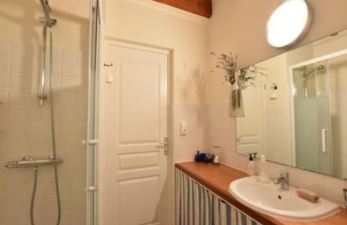 Holiday Home in Le Châtelet with Pool - Foto 27