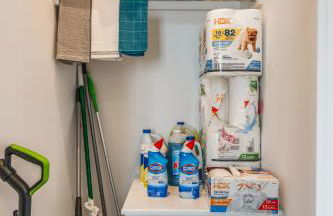 Nash House & Bars of Broadway with Patio Bar and Views! 8min Downtown! Sleeps 12! - Foto 52