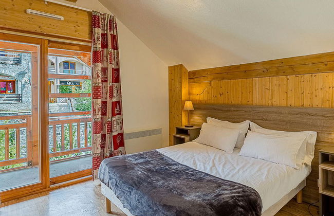 5 bedroom Apartment in Vaujany with swimming pool and terrace - Photo 4