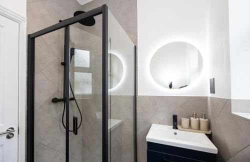 Stunning Luxury Spacious Holiday Home - 5 Bedrooms - Rest & Recharge in Manchester - Foto 19