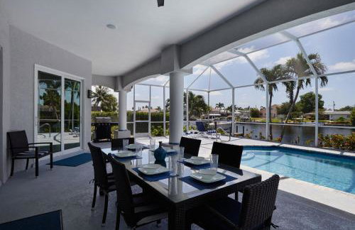 Cape Serenity- Premier Waterfront Villa with Kayaks and Bikes - Foto 36
