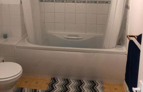 Oaklawn Apartment - Sleeps 4 Parking & Garden - Photo 7