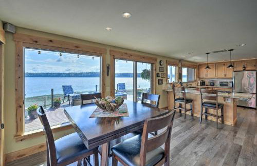 Similk Bay Retreat with Deck, Fire Pit and Hot Tub! - Photo 4