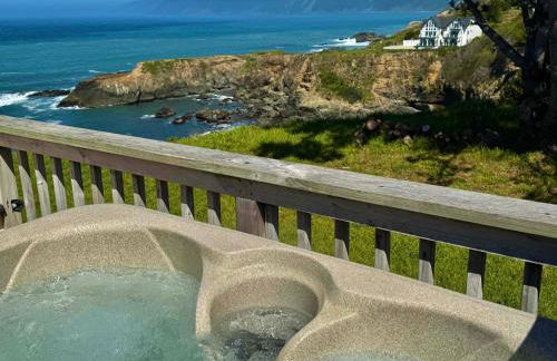 Cozy Oceanview! by OceanviewHotTubs Oceanfront! Shelter Cove, CA Tesla EV station - Foto 22