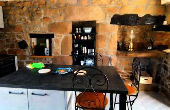 Coeur de granit rose, meublé alliant le charme de l'authentique breton et du confort, classé 3 étoiles, à 5mn de 13 plages de la réputée cote de granit rose - Foto 4