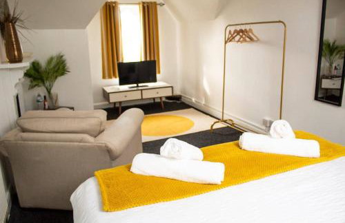 Spacious Large Group House Near NEC and Airport - Foto 1