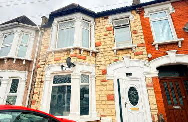 Bright & Airy two-Bed Appartment Near Seven kings tube easy access to central London - Foto 8