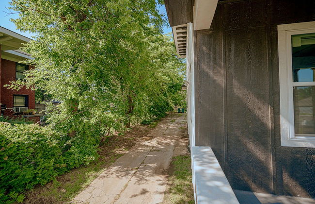 Cozy 6BR Home Near Plaza Dist -sleeps 15 - Photo 65