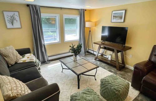 Nothing Fancy Older Pet Friendly Home near I 95 - Foto 4