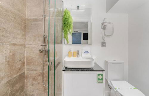 Chalé Henrique - Beachfront apartments at Calheta Beach - Foto 43