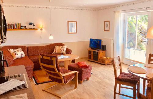 Ein-Steinwurf-zum-Ostseestrand-Ferienwohnung-Martha-mit-Terrasse - Foto 2