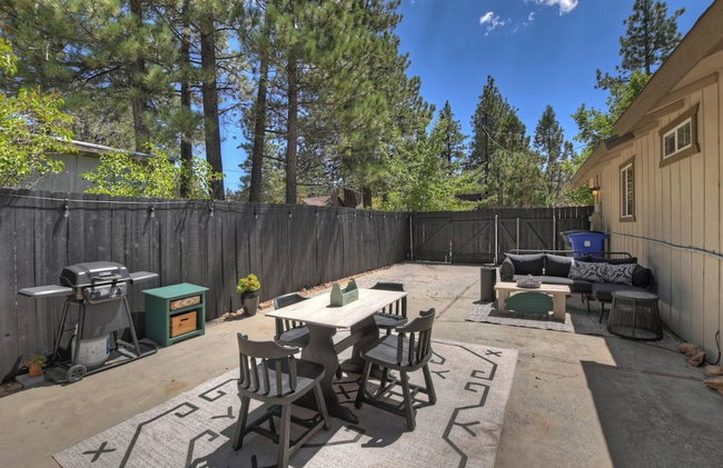 Bear Cub Cottage in Big Bear w/ HotTub & Firepit - Photo 63