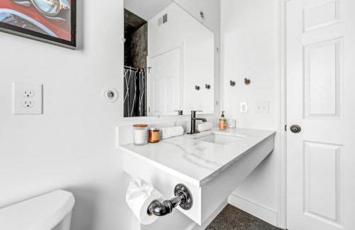 Cool Urban Stay Downtown Loft - Photo 27