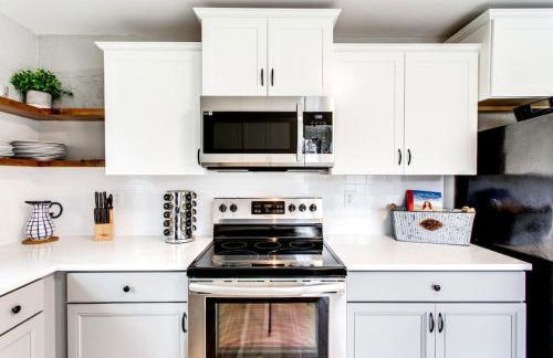 Brookwood Getaway Stock Tank Pool Outdoor Theater - Foto 36