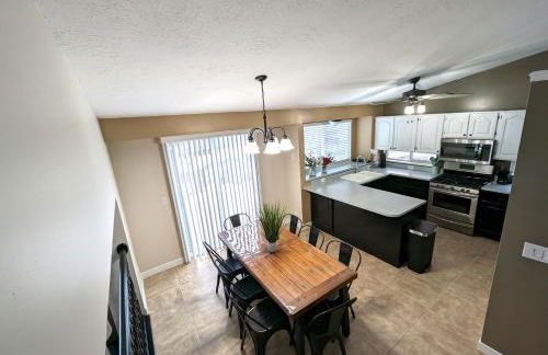 Cute Spacious Home - Photo 18