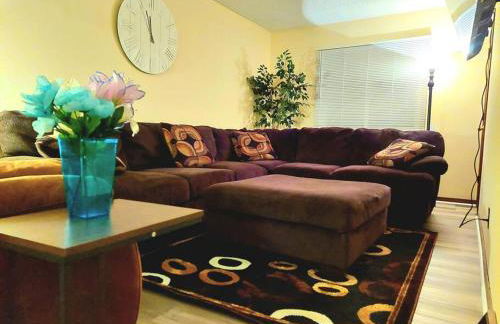 ~Como's Finest ~A Home Away From Home ~Sleeps 10 ~ - Foto 1