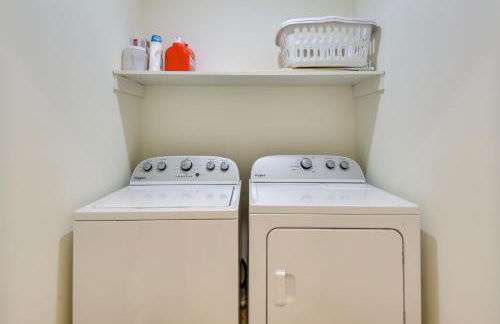 Tranquil Travelers Rest Home with Fire Pit! - Foto 20