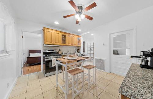 Quiet Retreat 10 Min to NYC Train & free Parking - Foto 22