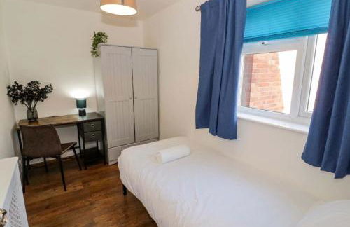 Leamington Spa House with 4 Bedrooms - Foto 2