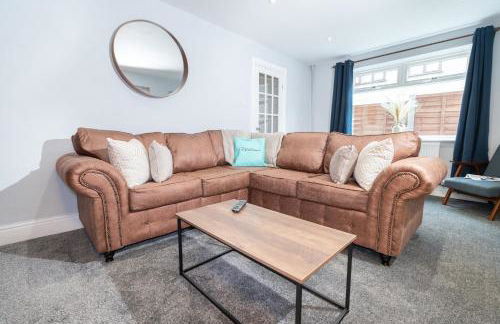 Stylish 4 bed - Contractor Stays, Wi-fi, Plenty of Parking - Foto 36