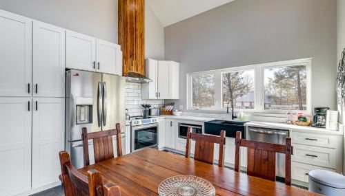 Peaceful Farmhouse Retreat 6 Mi to Virginia Tech! - Foto 3