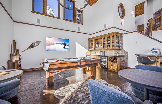 Inuksuk Lodge 4800 sq ft of Excellence - Photo 46