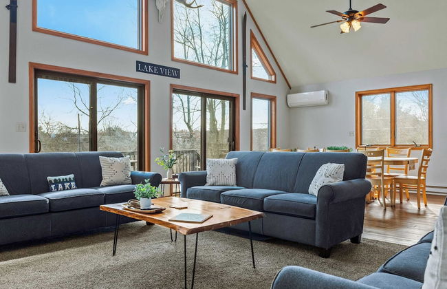 Lake View Chalet by Avantstay Lake Access + Deck - Foto 37