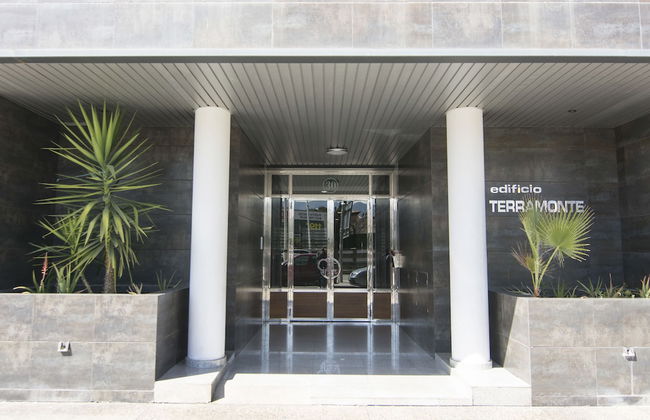 EnjoyGranada LUJO Piscina y Parking - Foto 2