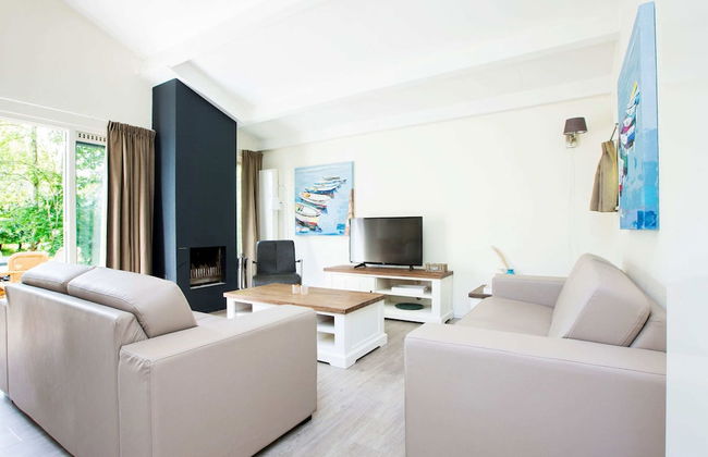 Restyled Holiday Home with Fireplace near Beach - Photo 6