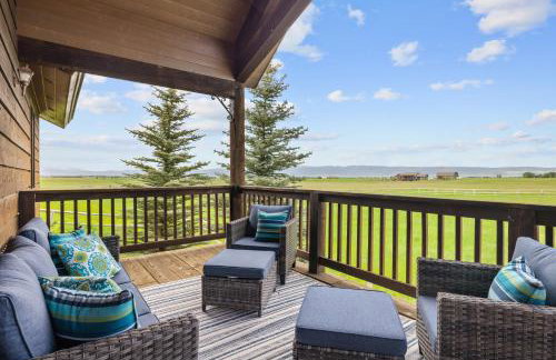 Teton Melody by KABINO Partial Air Conditioning Hot Tub FirePit Foosball Telescope Games WiFi Grill Mtn Views - Foto 16