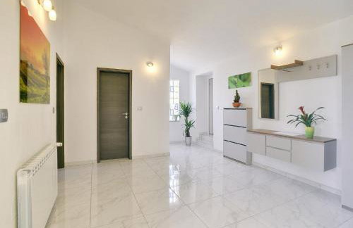Apartment With Modern Decor and Spacious Garden, 3 km From the Beach - Foto 68