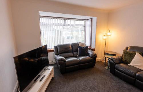 Spacious Home 10 mins to Airport & Braehead - Pass the Keys - Foto 6