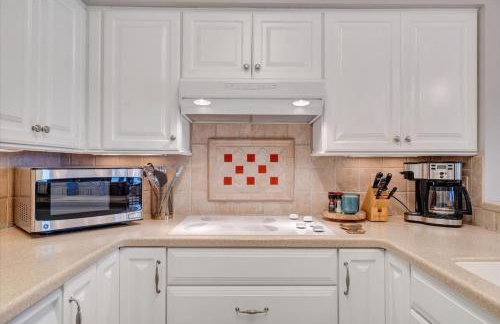 Lake Vibes - Pet Friendly Lakefront Condo! - Photo 18