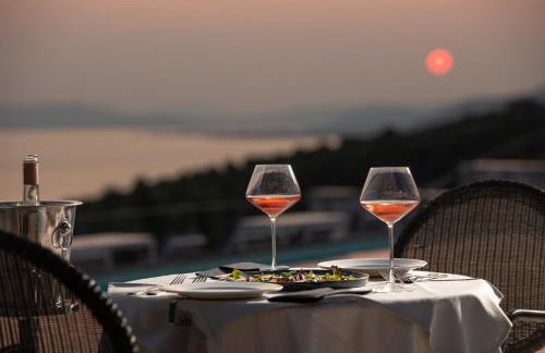 Karavia Lux Inn - Photo 27