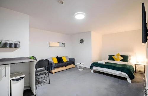 Modern Derby Studio - Sleeps 4, Close to Amenities & Parking - Foto 3