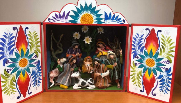 Presepe dipinto a mano dagli artigiani di Ayacucho
