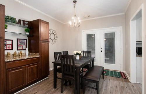 The Crimson Retreat Only 5 Miles to the Stadium BBQ Coffee Games - Foto 65