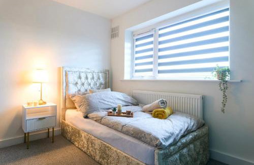 A Luxurious Home with Hot Tub and Man Cave! 9ppl - Foto 10