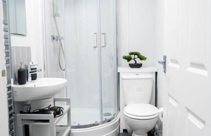 Reardon near warwick hospital, free parking, fast wifi, sleeps 5 - Foto 32