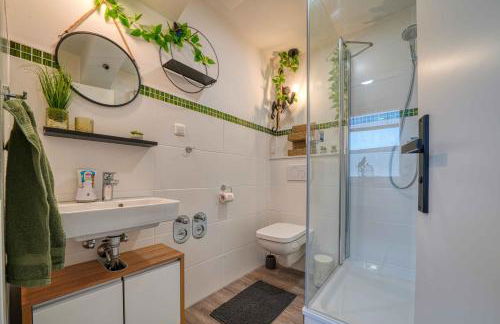 Zuarin Schlossblick - Ganzes Apartment direkt am Schlossgarten von Schwerin mit Dschungel-Feeling - Parkplatz auf Anfrage vorhanden - Foto 25