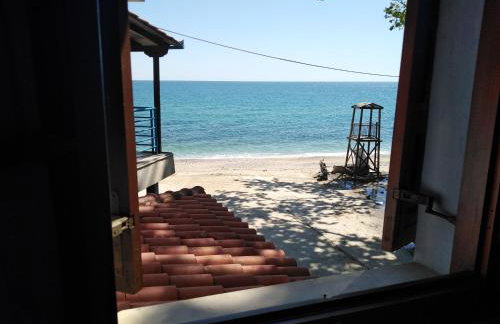 Kamari Beach guest house - Photo 6