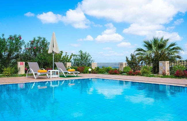 Family Friendly Villa Private Pool, Children's Play Area, Bbq, Spacious Garden, Near Beach - Photo 24