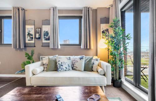 Orient CityView with FreePark and Netflix - Photo 26