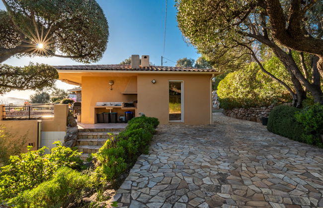 7 bedroom House in Zonza with private pool and garden - Photo 14