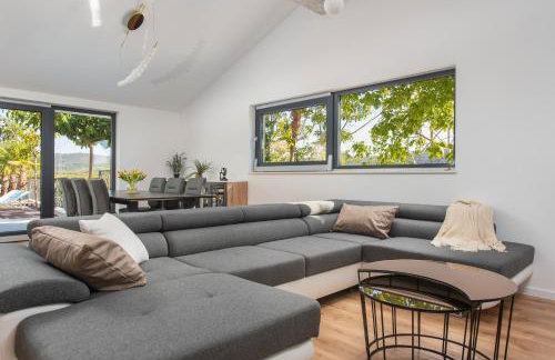 Villa Florinda with Pool and Prime Location near Split - Photo 49