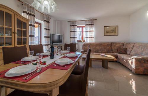 Holiday apartment Angelina with Seaview and swimming pool - Photo 16