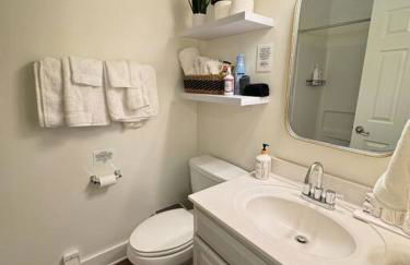 Cute and Cozy Comfy Birds Junior Cottage - 1 mile to Dwntn Ocean Springs, near Beach with Golf Cart - Foto 34