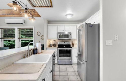 Waterfront Access with Kayaks Private Deck and a Firepit - Photo 27