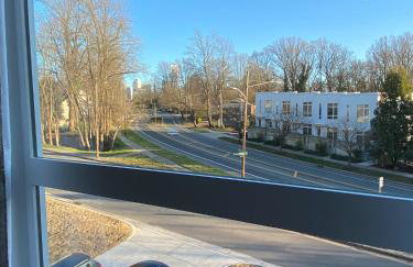 Entire Home Close to BOA Stadium & City - Foto 59