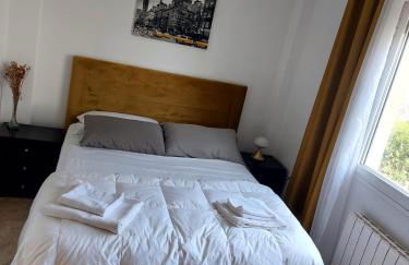 Luxury Villa with Pool & Garden - Foto 24